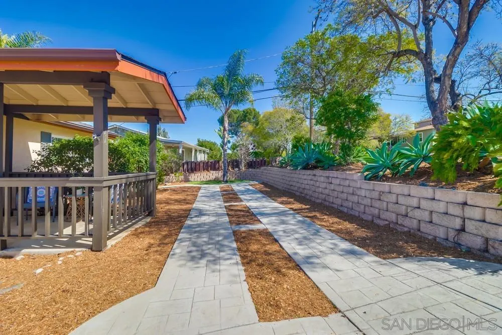 https://cdn.realtyfeed.com/cdn/127/250022171/1b61e65215cfa8ff7a314f43481a19f0.webp