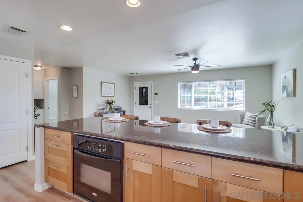 https://cdn.realtyfeed.com/cdn/127/250022171/c2c6668bc51b60a55aaba84edaf2fbbd.webp