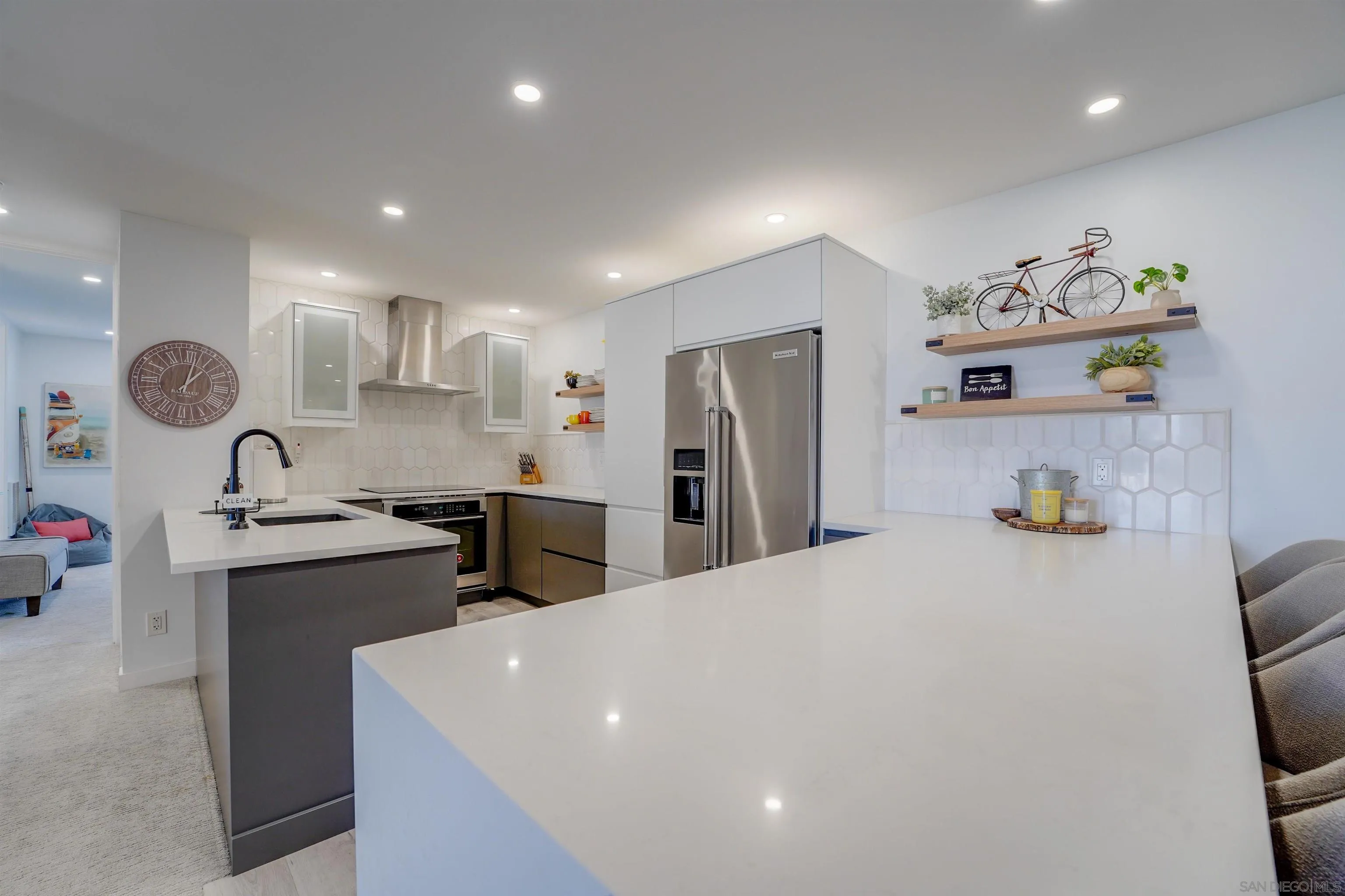 Photo #4: 250022235 Listing 
