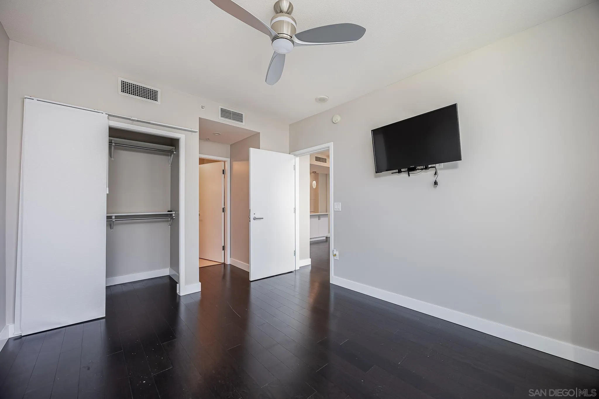 Photo #24: 250022276 Listing: Photo #24