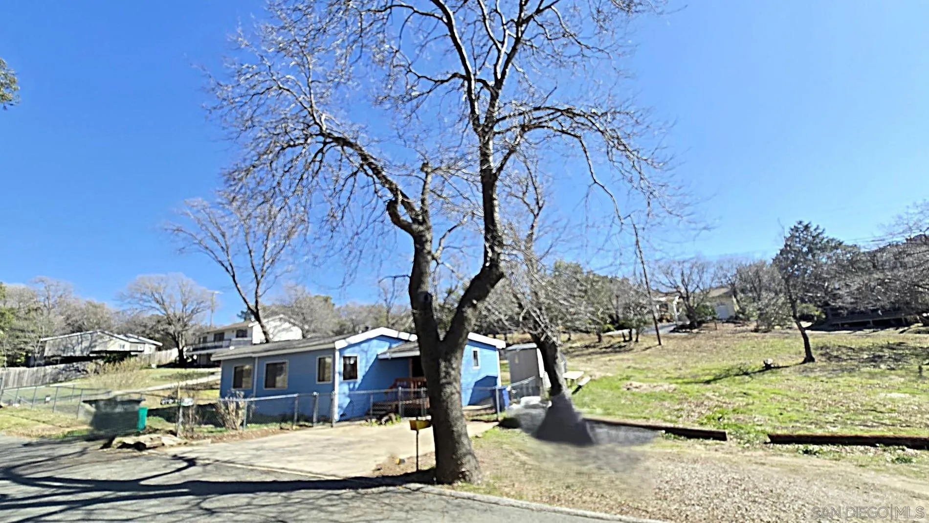 https://cdn.realtyfeed.com/cdn/127/250022285/30f8c7e582651b615a5b7533b12bc3a9.webp