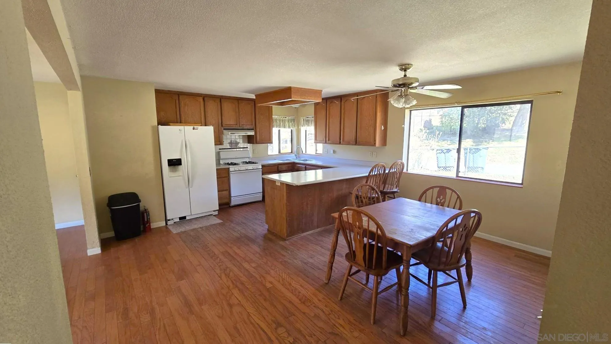 https://cdn.realtyfeed.com/cdn/127/250022285/37e1c6d998f34e0cd79b52c01998581b.webp