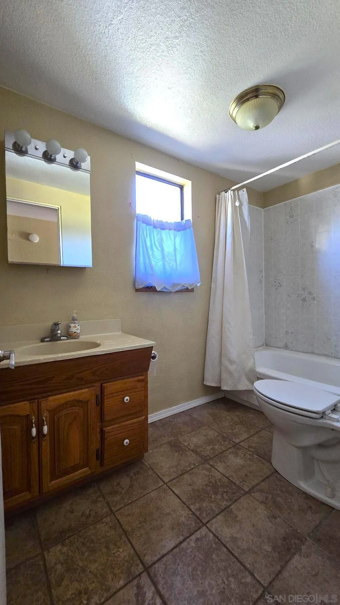 https://cdn.realtyfeed.com/cdn/127/250022285/64972ba8de7871e5e5af8f858673766a.webp