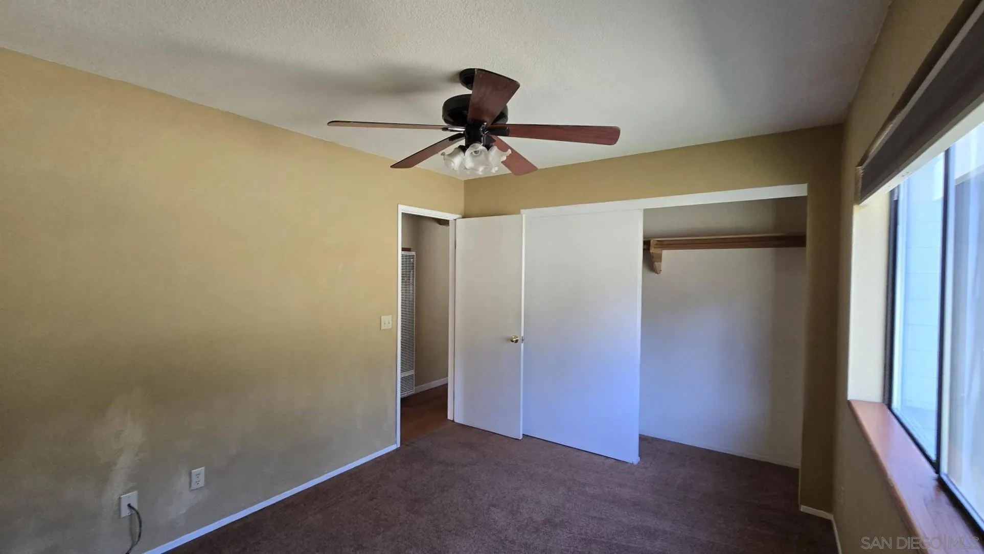 https://cdn.realtyfeed.com/cdn/127/250022285/706410f21e480de8b899414c28a97617.webp