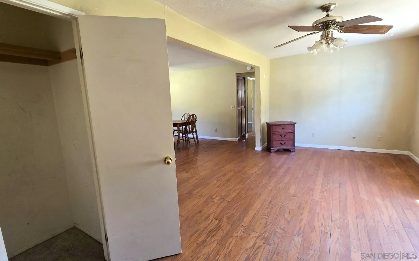 https://cdn.realtyfeed.com/cdn/127/250022285/ce2cdd33d03d4cb03fd1d6794144ff15.webp