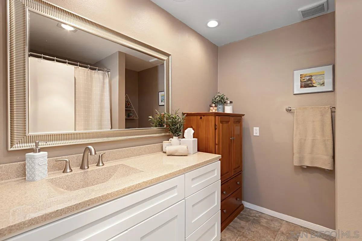 Photo #11: 250022290 Listing: Photo #11