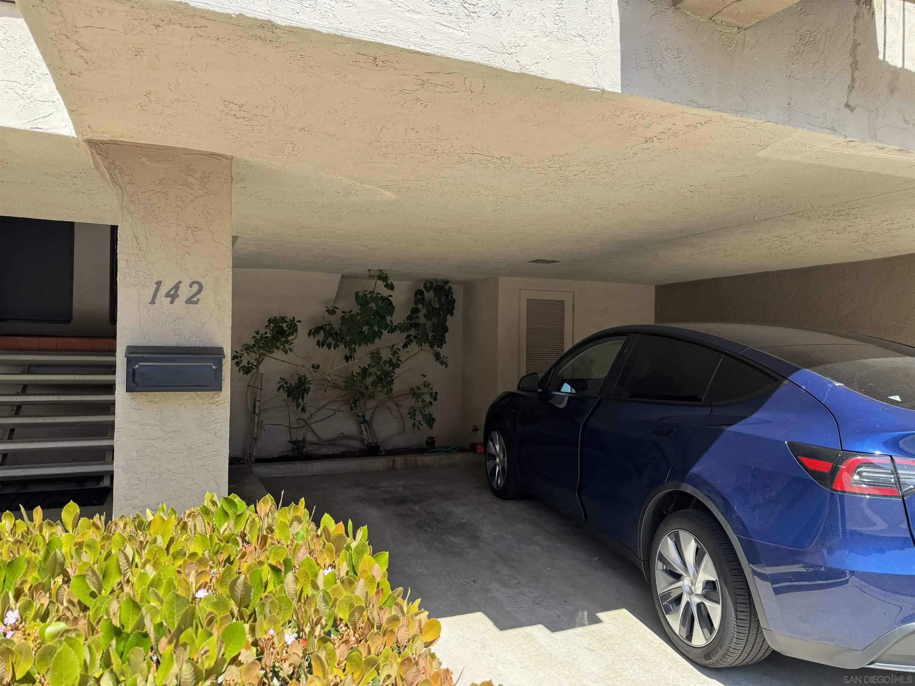 Photo #2: 250022298 Listing 