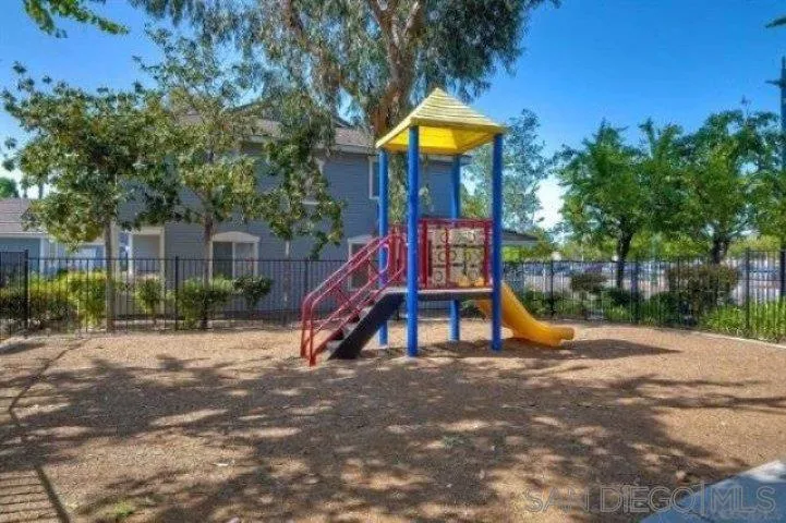 Photo #4: 250022331 Listing 