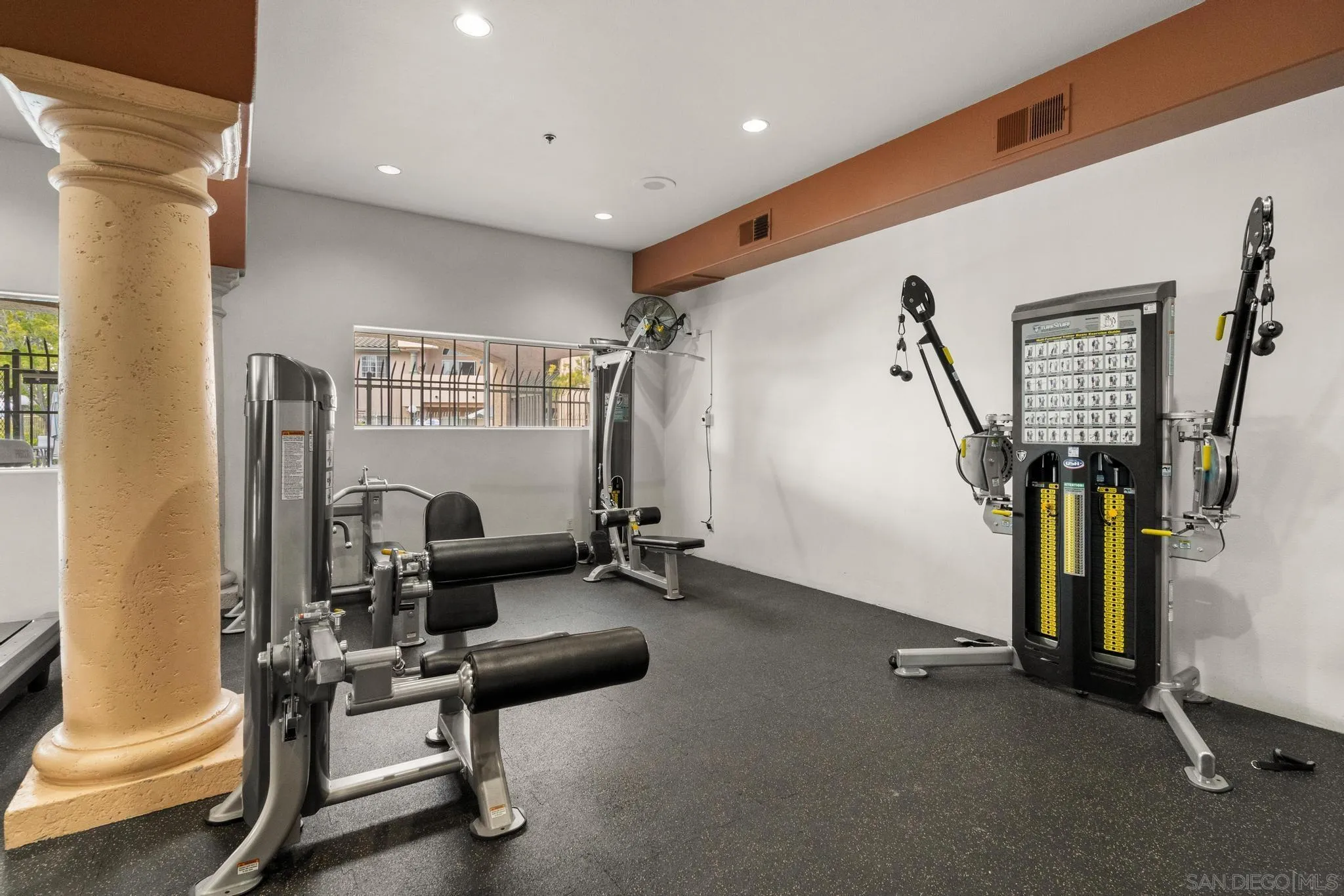https://cdn.realtyfeed.com/cdn/127/250022360/9ad8c0f84c06025b89996d4c07021b43.webp