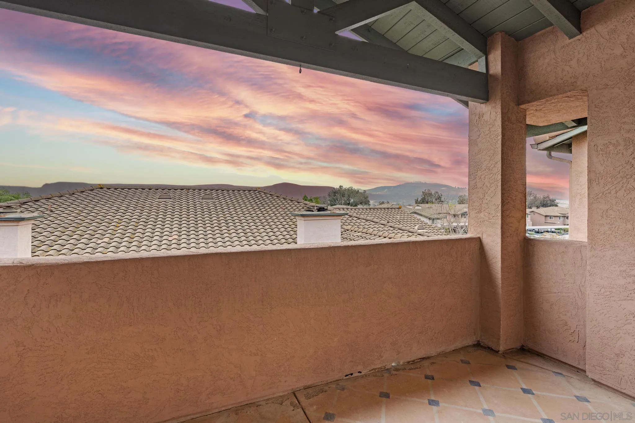 https://cdn.realtyfeed.com/cdn/127/250022360/ed260ce593c0a1274f4a12230629355a.webp