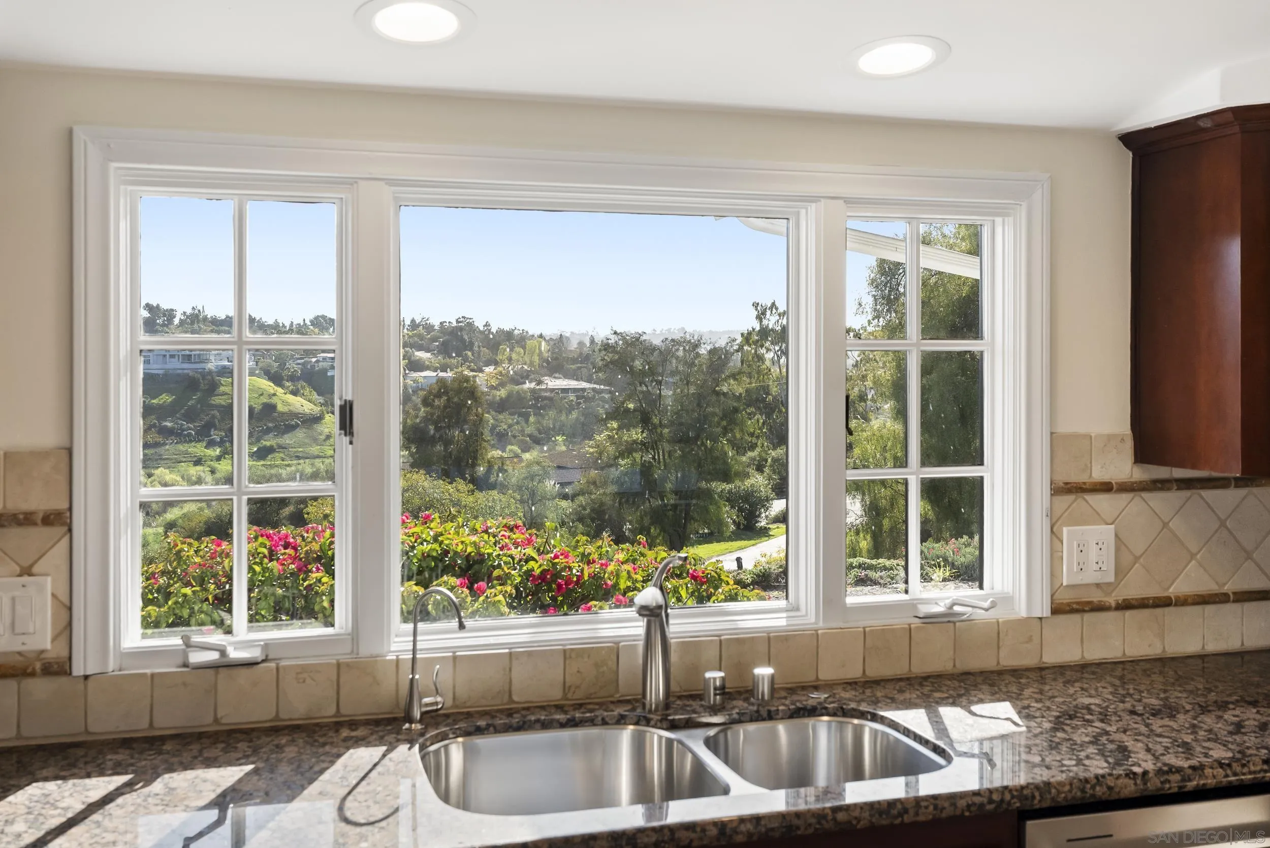 16551 Zumaque, Rancho Santa Fe, Ca 92067 - Photo 5 of 11, Rancho Santa Fe, CA