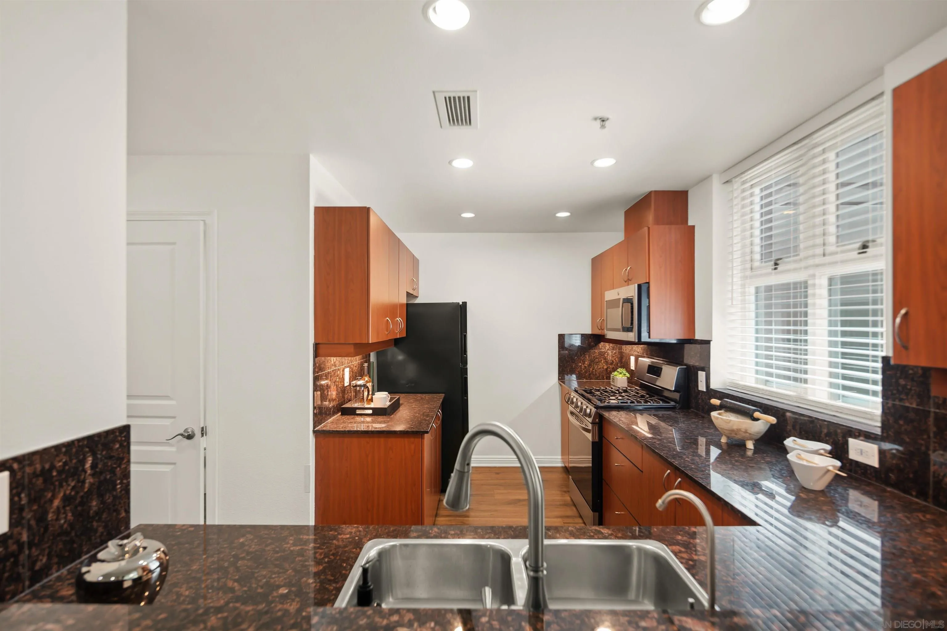 Photo #13: 250022421 Listing: Photo #13
