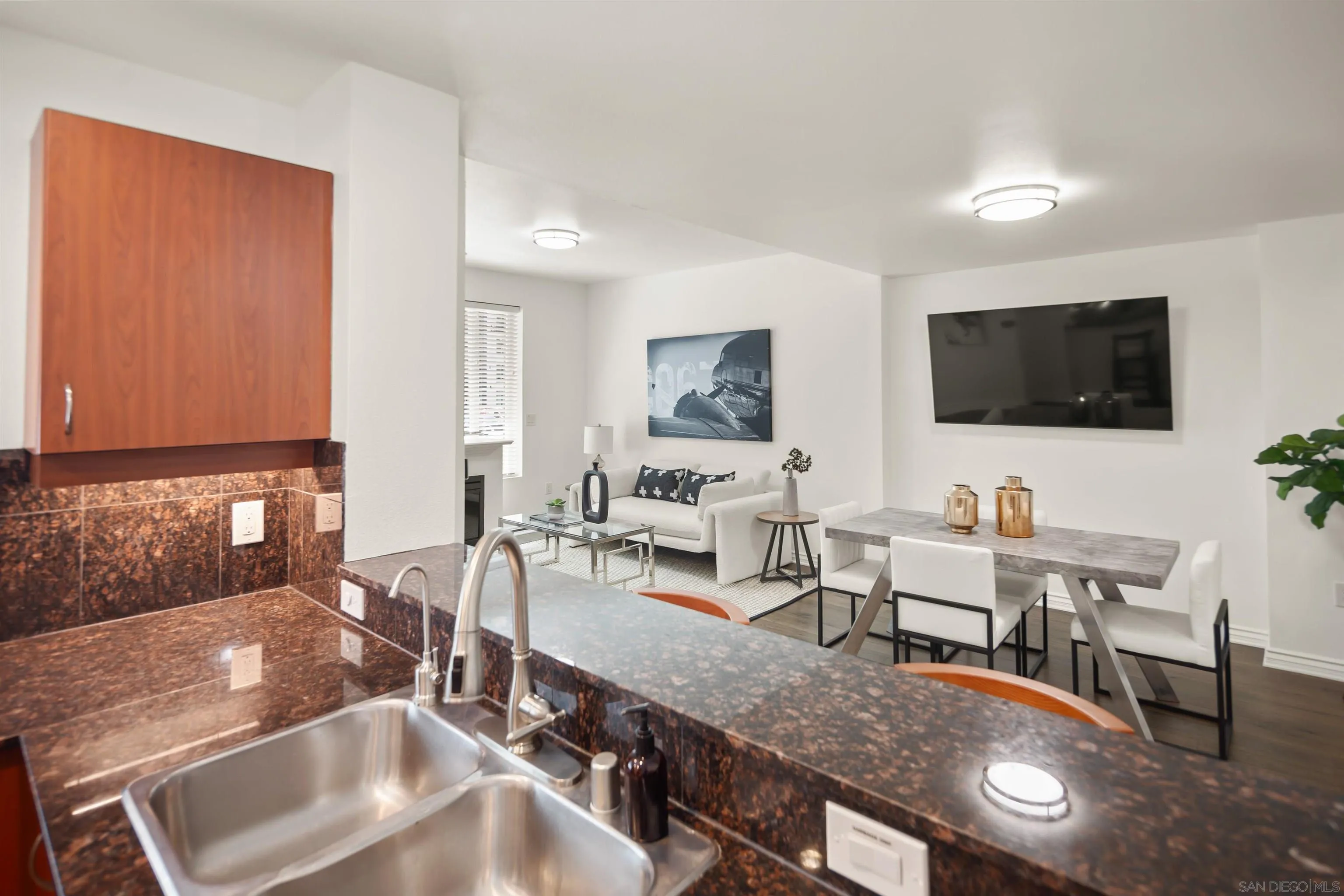 Photo #15: 250022421 Listing: Photo #15