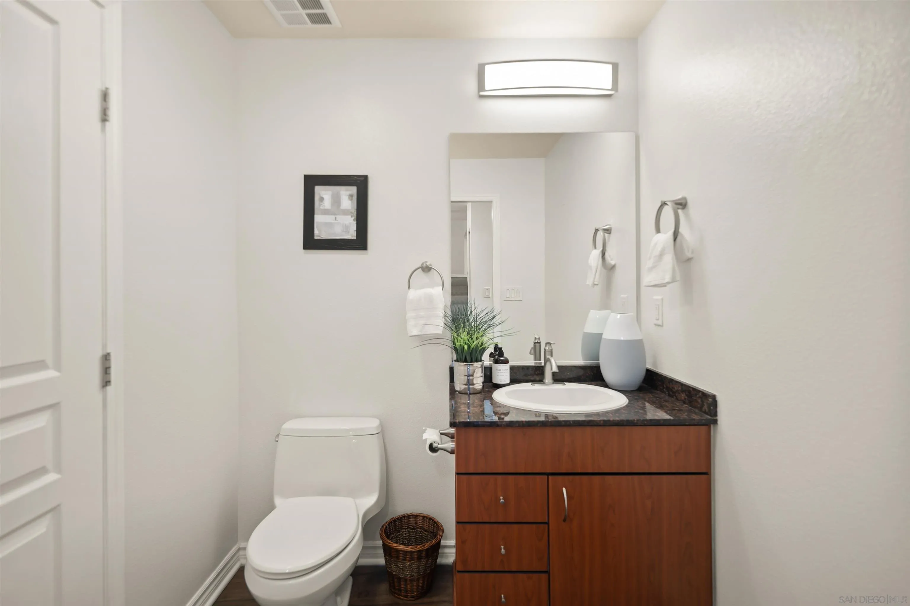 Photo #16: 250022421 Listing: Photo #16