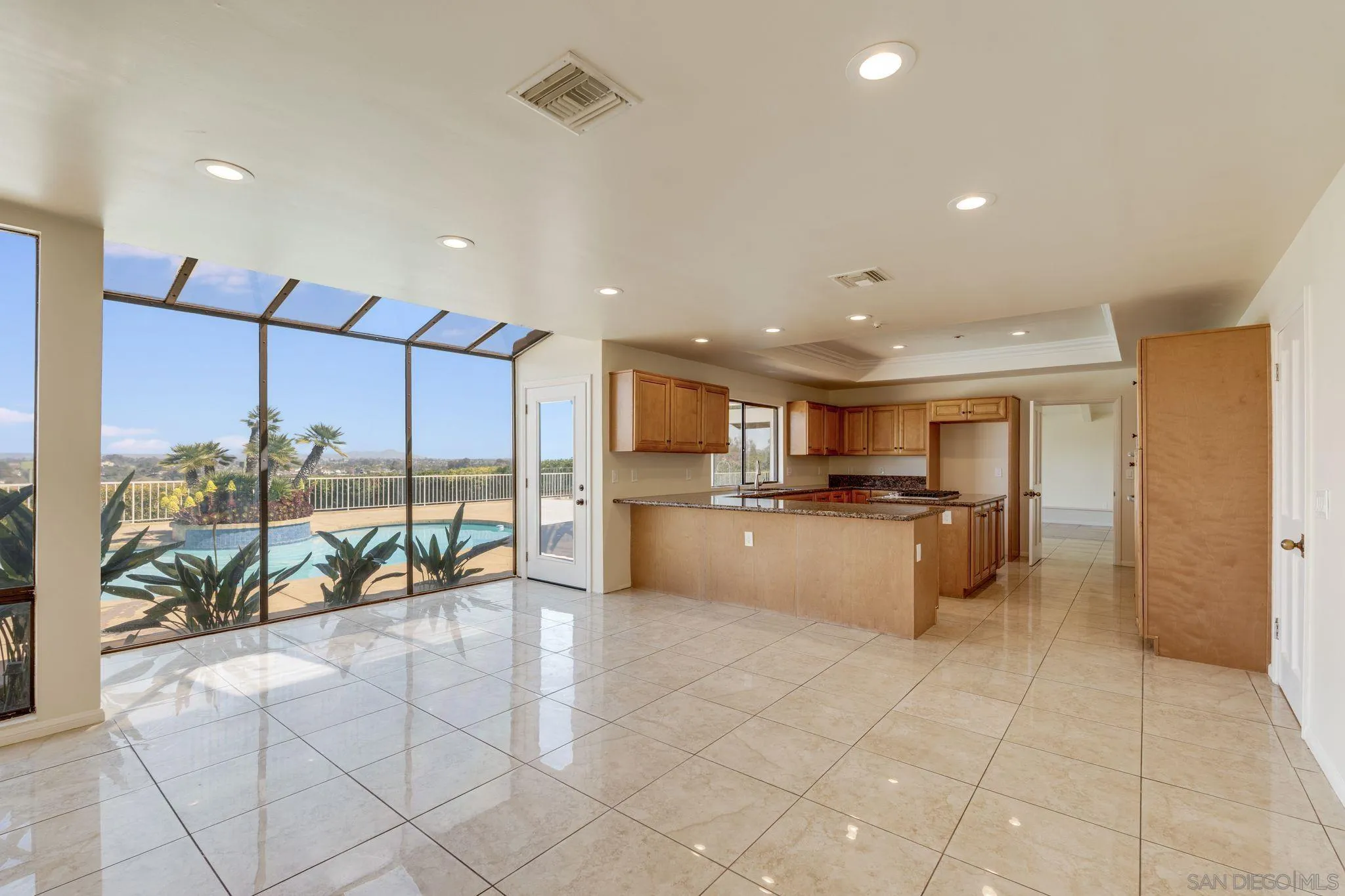 https://cdn.realtyfeed.com/cdn/127/250022438/1c8936d1a7d3fab9f18c9a39b9732907.webp