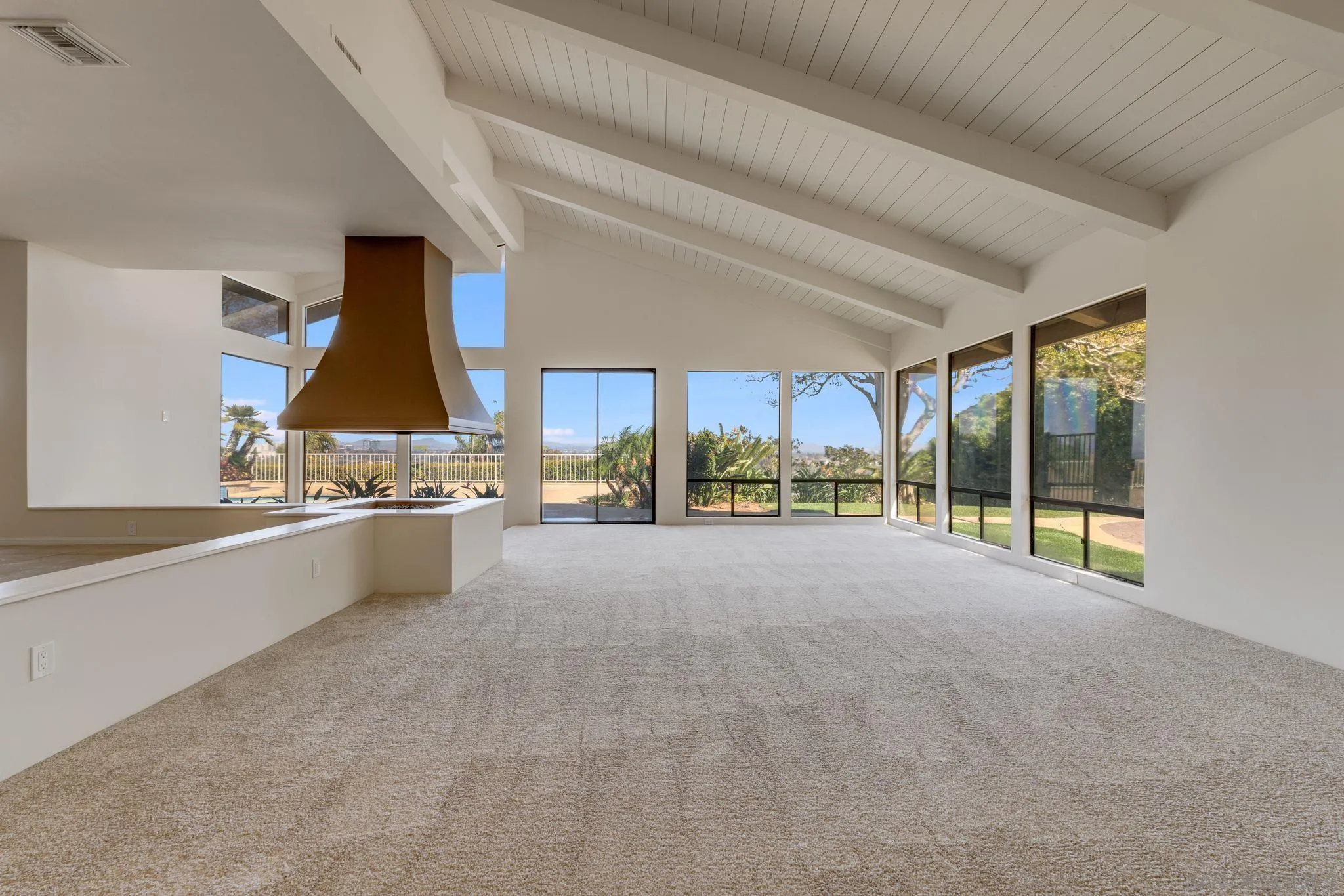 https://cdn.realtyfeed.com/cdn/127/250022438/2becd8a9da520197cf9663a46669e9ff.webp