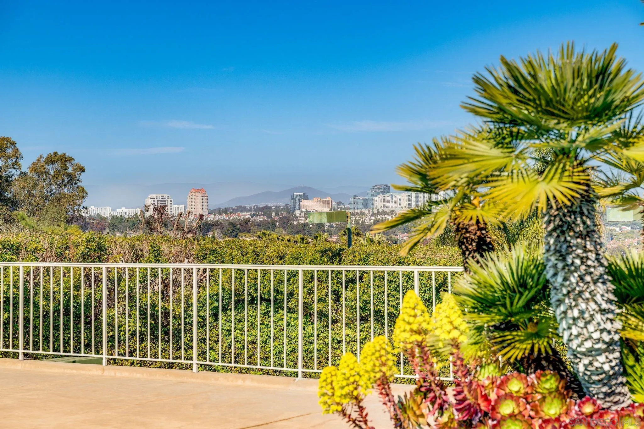 https://cdn.realtyfeed.com/cdn/127/250022438/36c5471af9b7ec065176953a5ded470e.webp