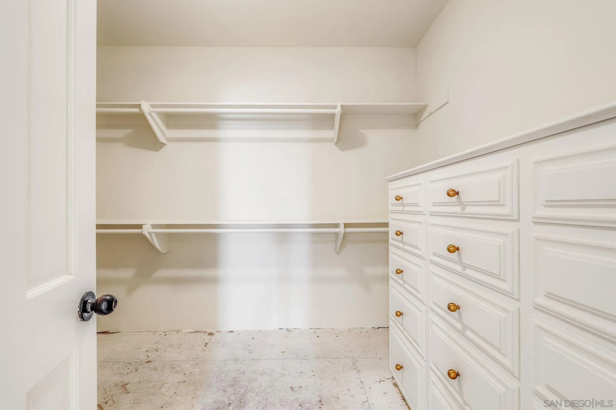 https://cdn.realtyfeed.com/cdn/127/250022438/43e7284cb39f626329fb6c776e7fcde5.webp