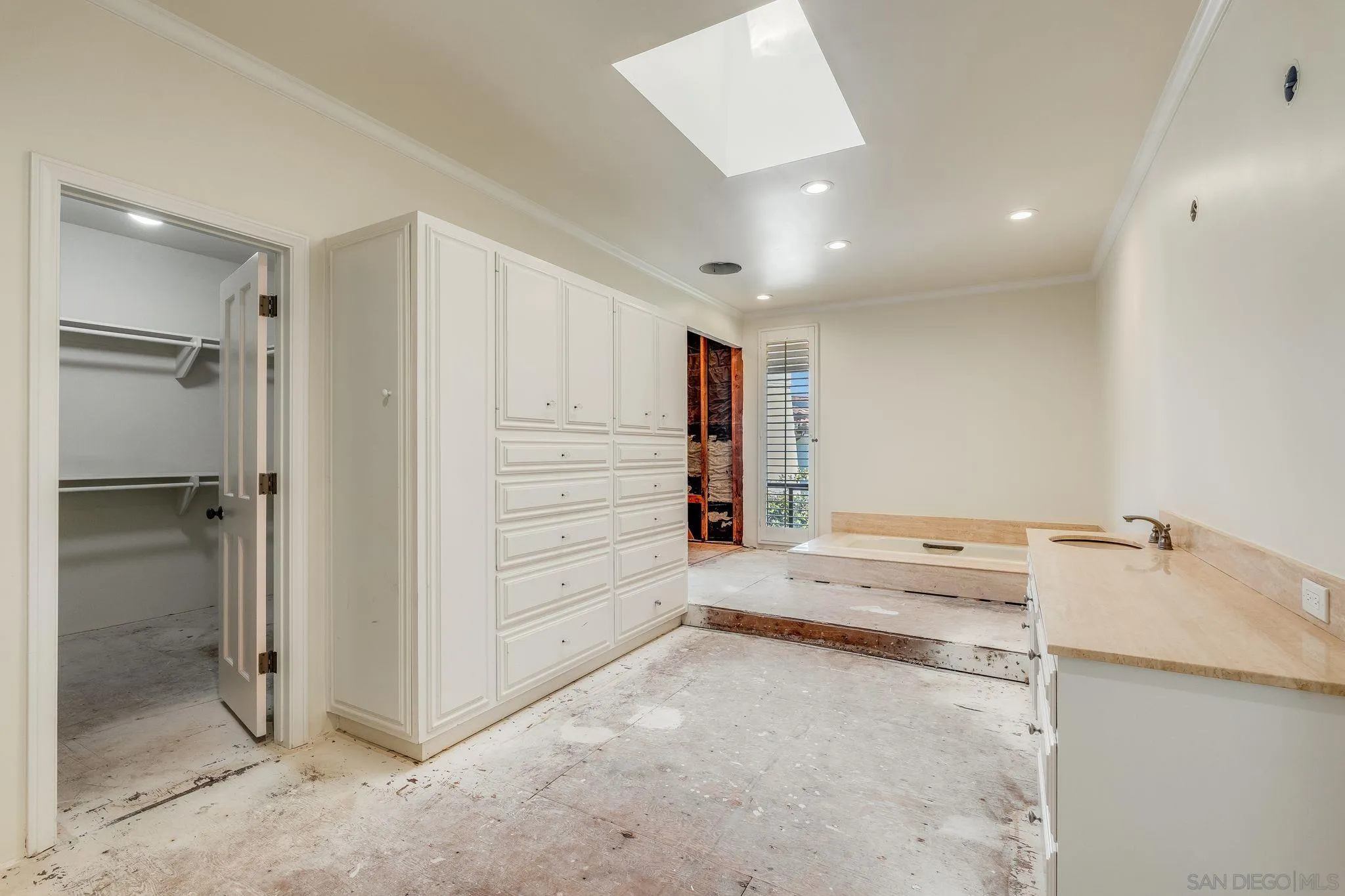 https://cdn.realtyfeed.com/cdn/127/250022438/a3949455f51a858b5081cefe2fb97b9c.webp
