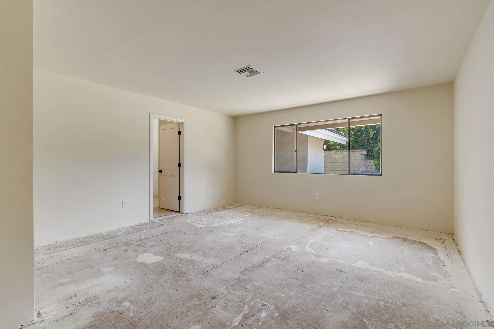 https://cdn.realtyfeed.com/cdn/127/250022438/b93c3c5db4f85d83d1e368a109182e16.webp