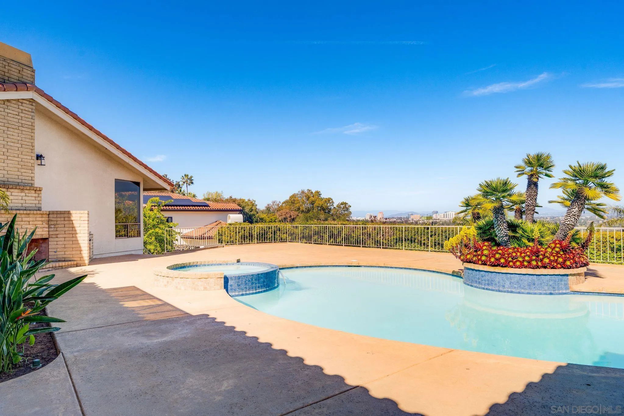 https://cdn.realtyfeed.com/cdn/127/250022438/be9c7facf42f99c496d225cbd9912f18.webp