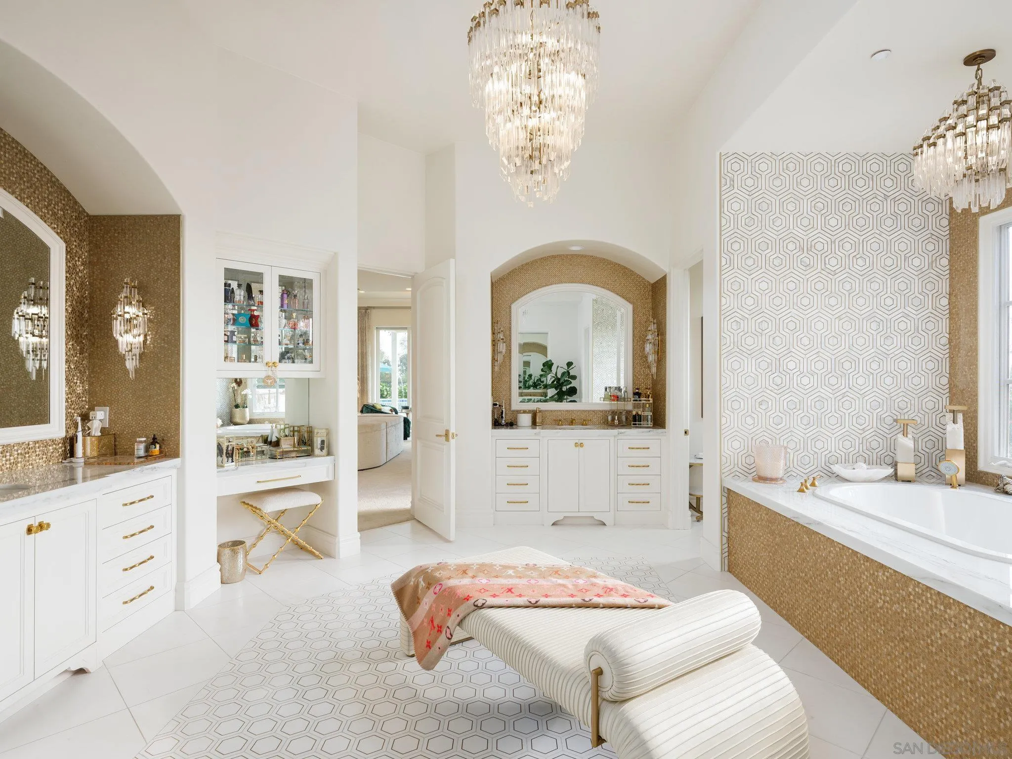 https://cdn.realtyfeed.com/cdn/127/250022498/36f971e20cb683b020beb51f04afd917.webp