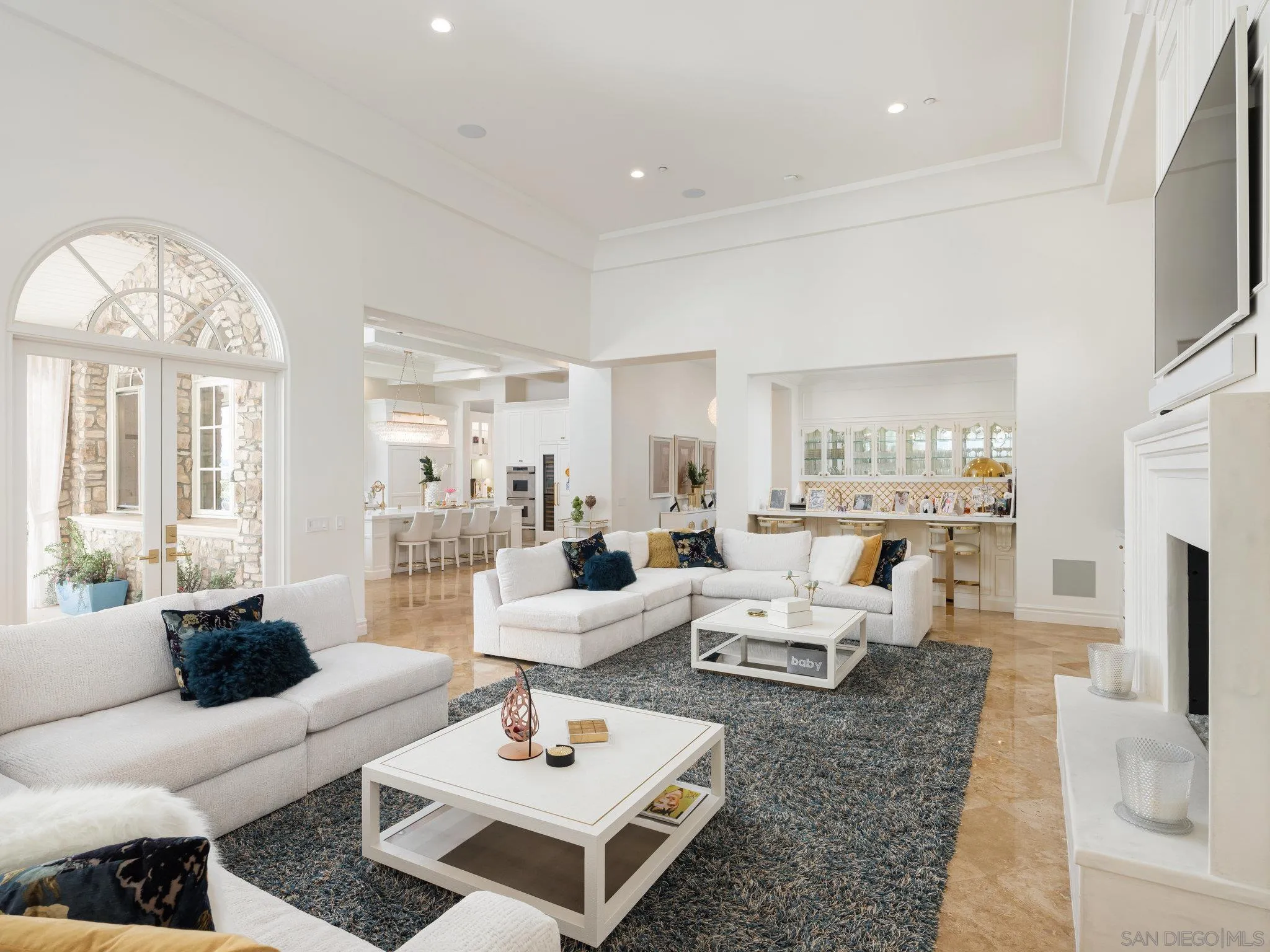https://cdn.realtyfeed.com/cdn/127/250022498/38e132f3fce3b3e19b5f0caa7c6a9c54.webp