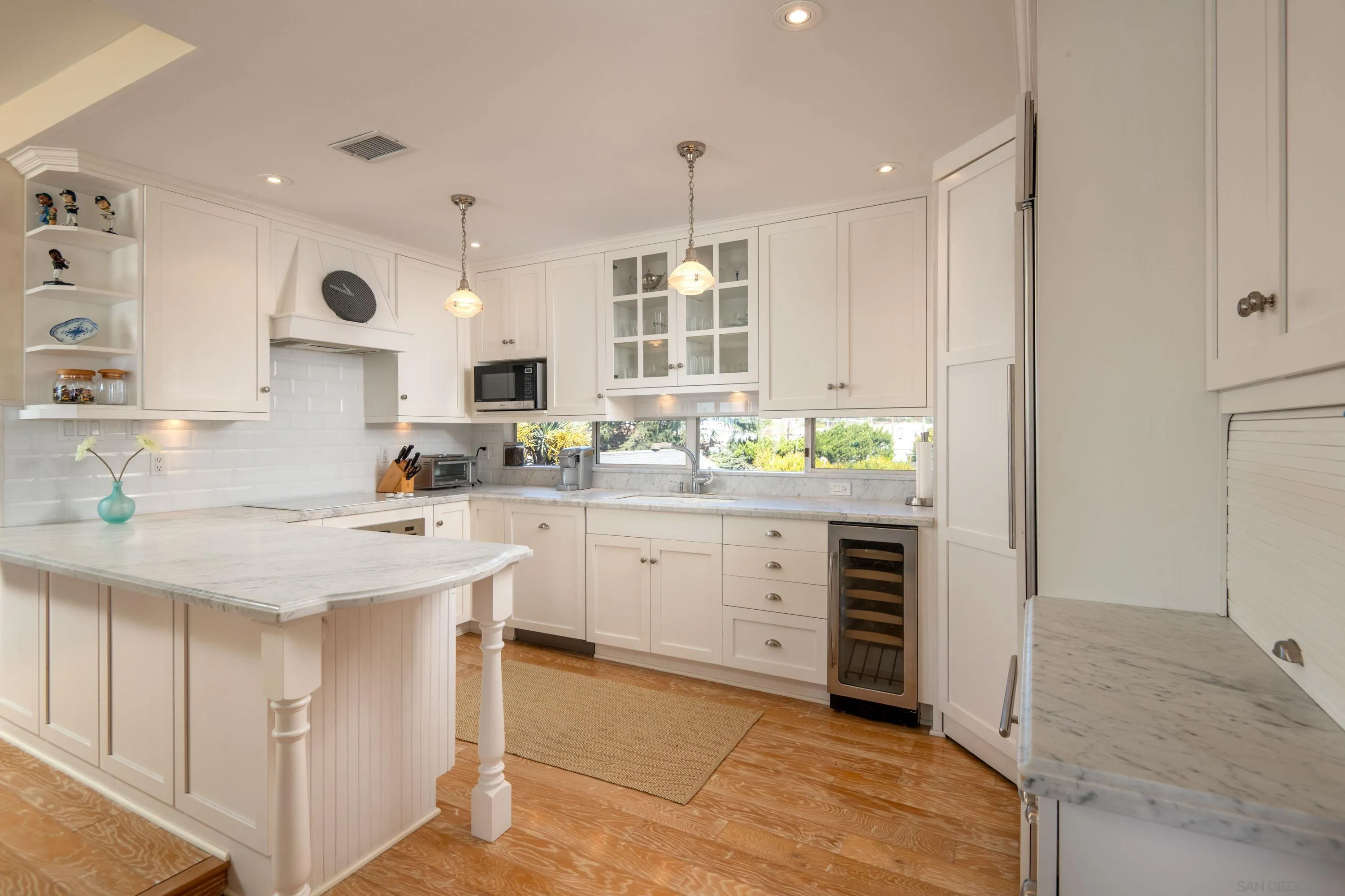 Photo #2: 250022501 Listing 