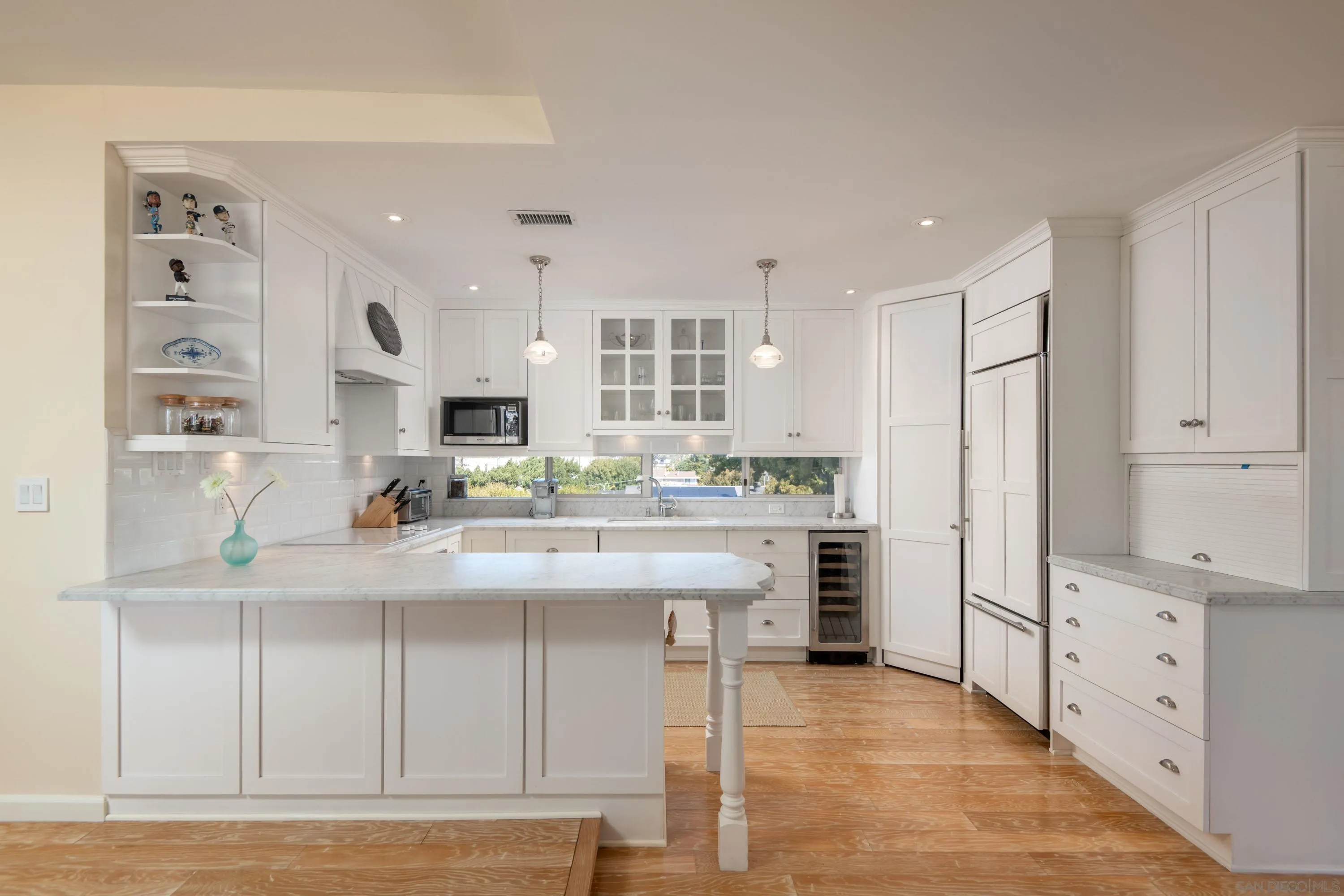 Photo #3: 250022501 Listing 