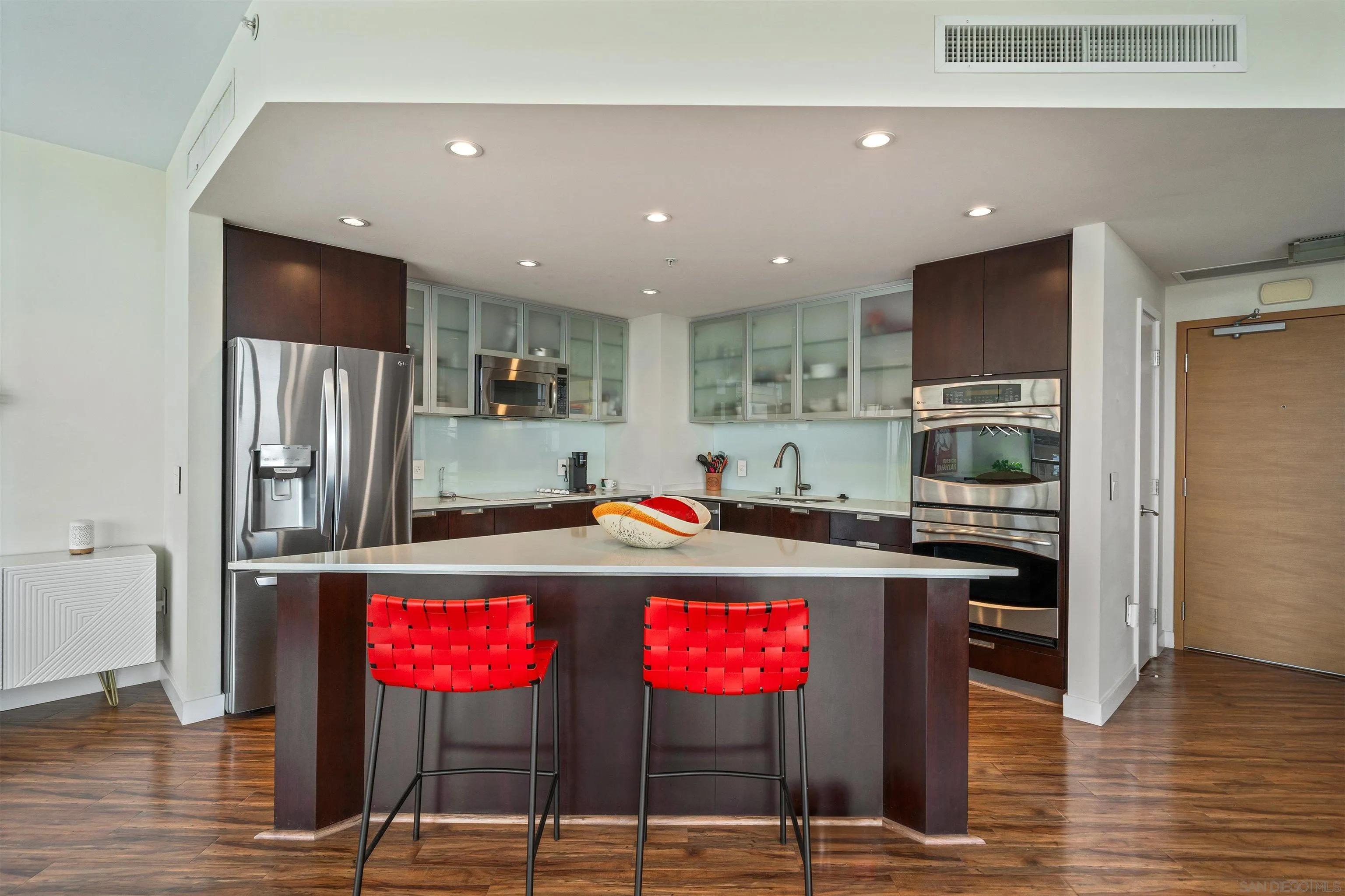 Photo #8: 250022569 Listing: Photo #8