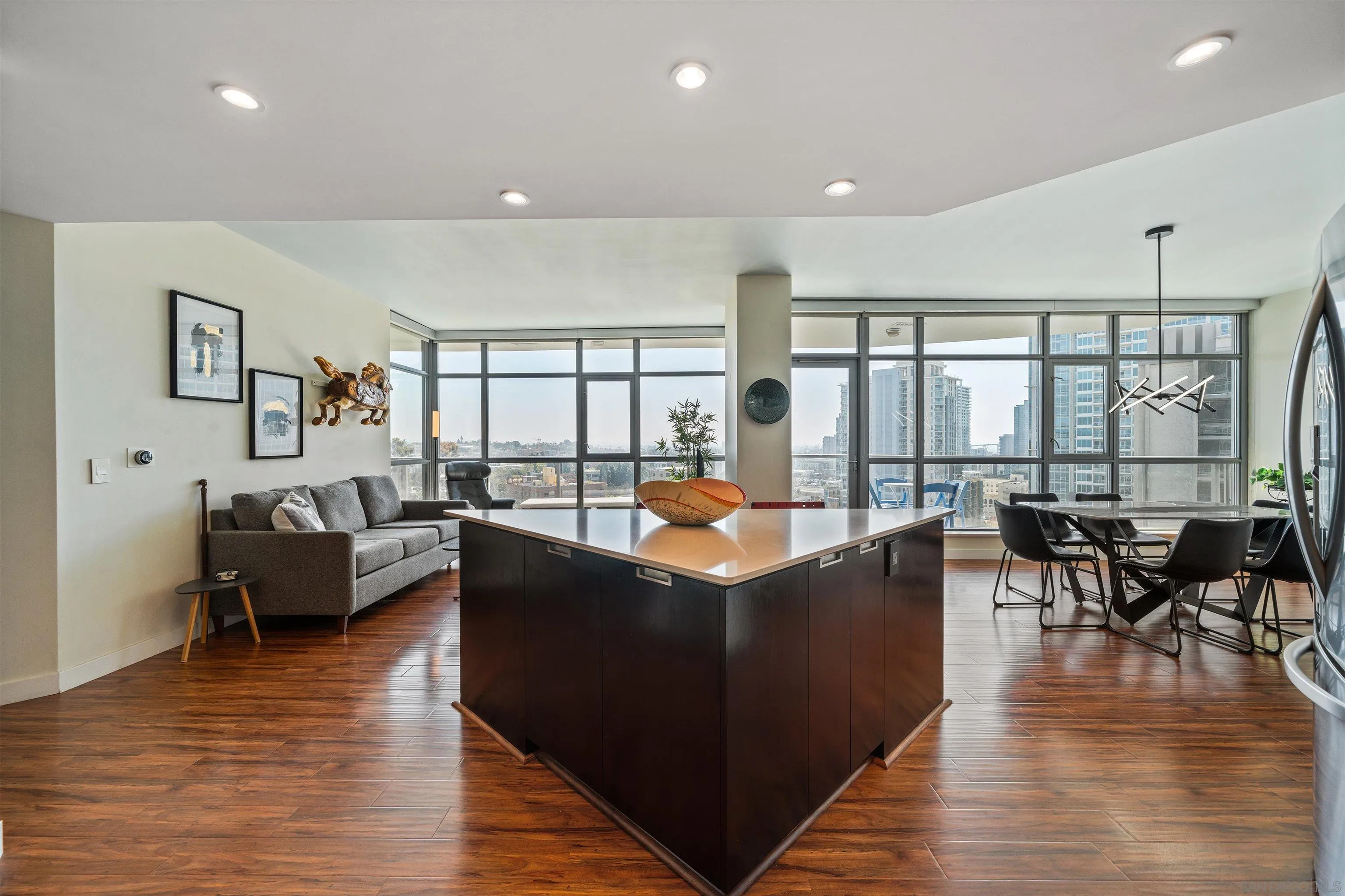 Photo #11: 250022569 Listing: Photo #11
