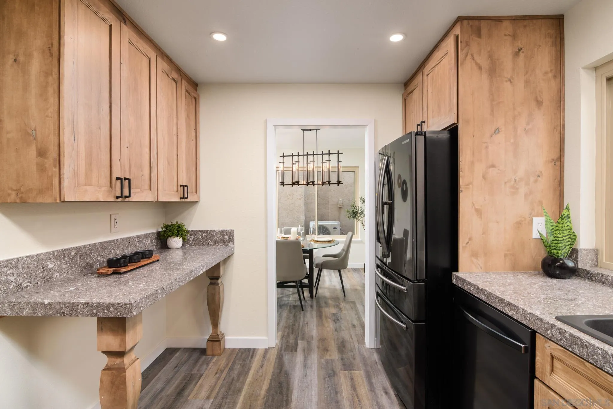 Photo #5: 250022601 Listing 