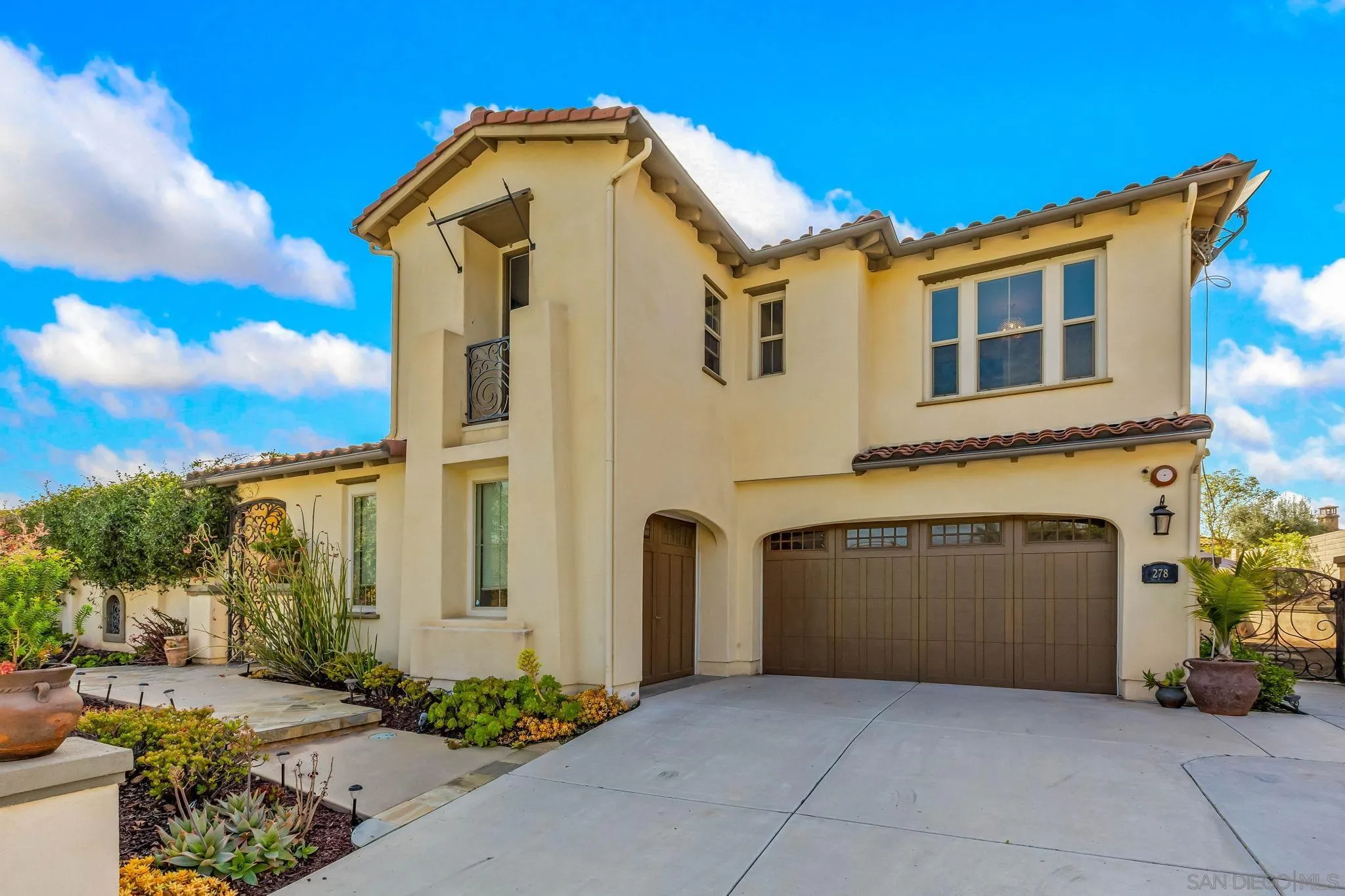 https://cdn.realtyfeed.com/cdn/127/250022611/19b937cf9c985c5e69fa0ab819d356ed.webp