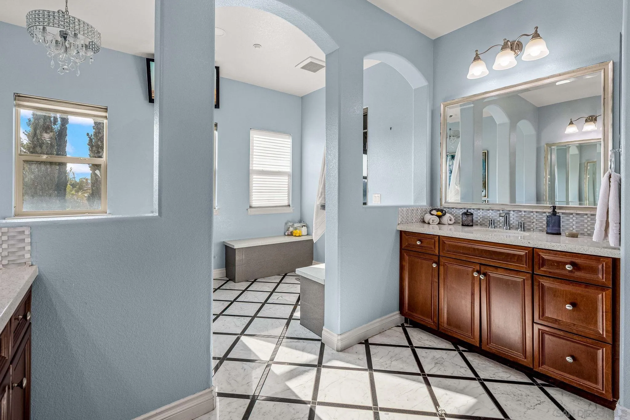 https://cdn.realtyfeed.com/cdn/127/250022611/3b4b669240ecbf4720911fcadb14b1c5.webp