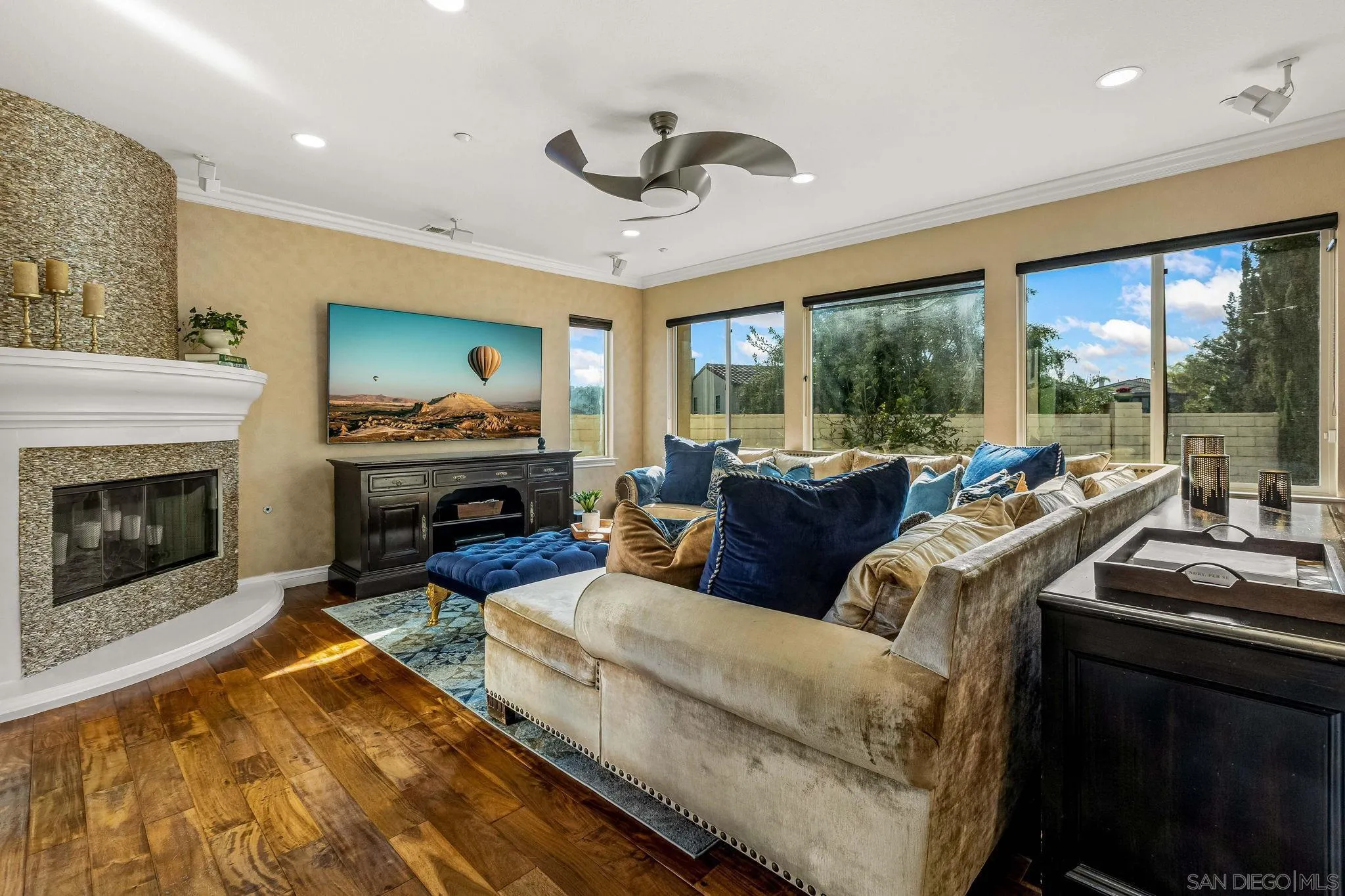 https://cdn.realtyfeed.com/cdn/127/250022611/4e39ff9c3a3f1cfcdaef220ce4f3a0d1.webp