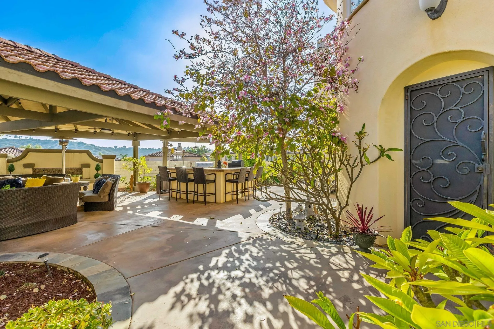 https://cdn.realtyfeed.com/cdn/127/250022611/c1e1d0a4aa68e2c777f7a519a072fd77.webp
