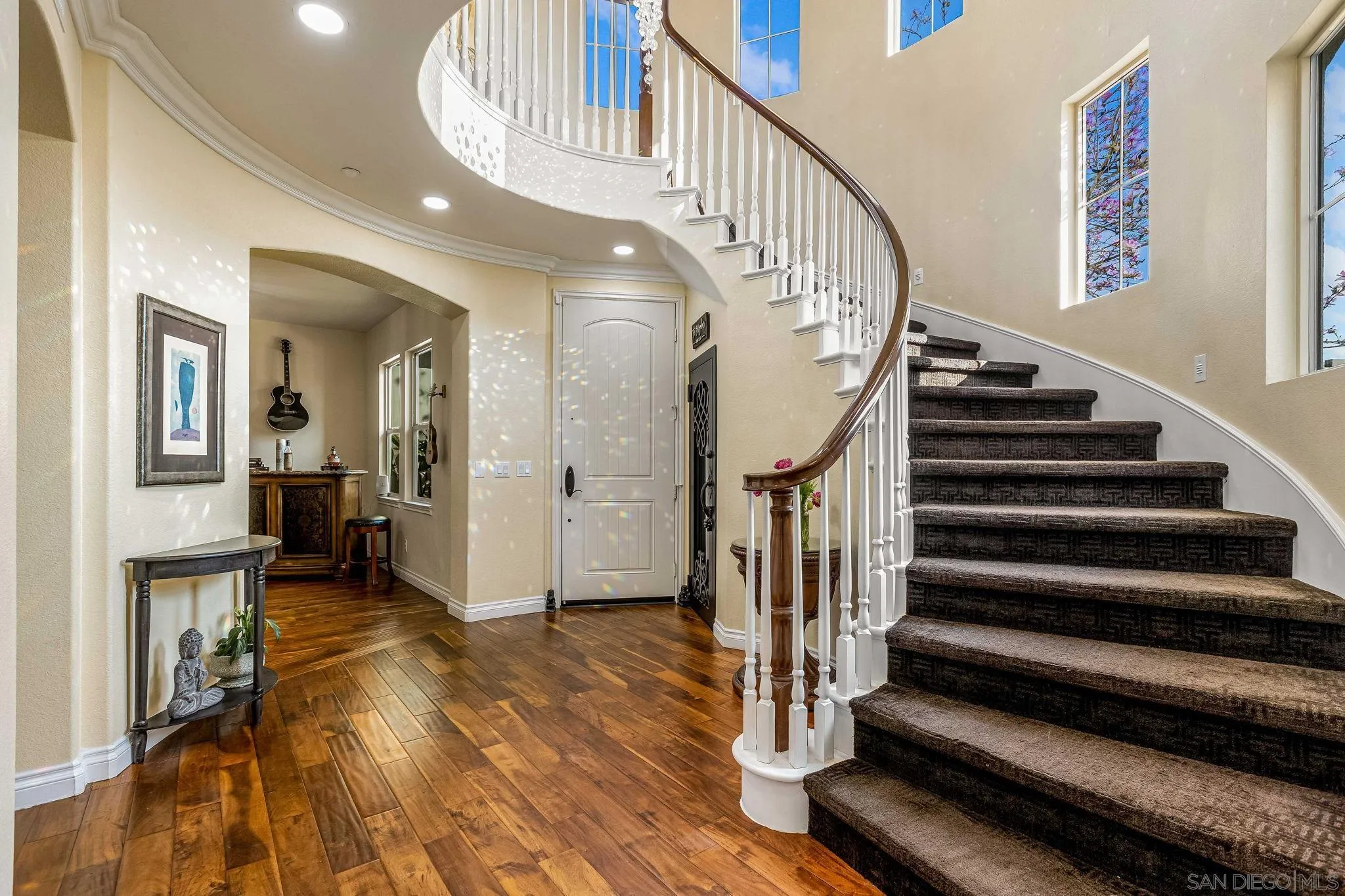 https://cdn.realtyfeed.com/cdn/127/250022611/c26629136732f349d6588b5bb0b7732c.webp