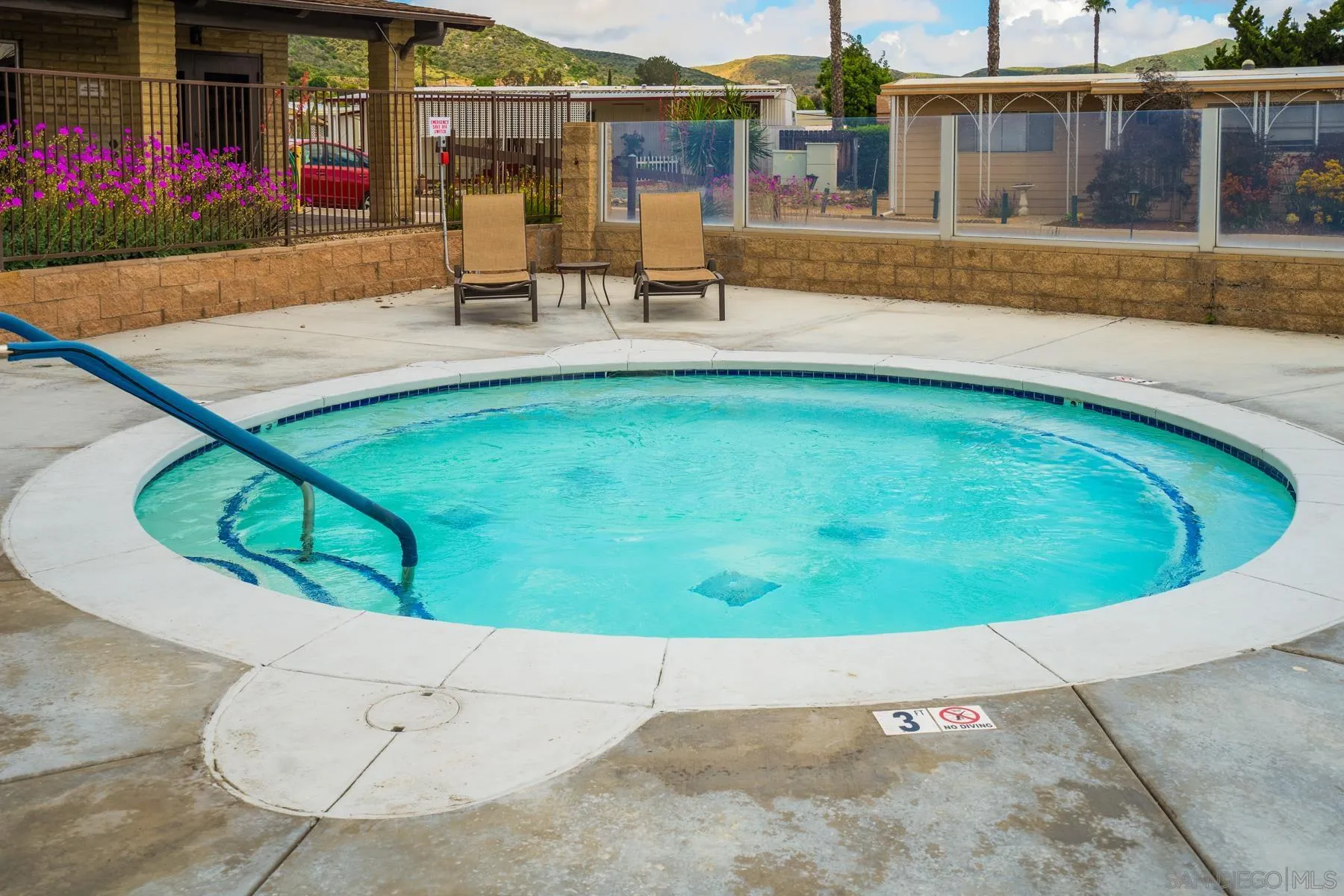 https://cdn.realtyfeed.com/cdn/127/250022617/533e2217357db99194de4585f3c764eb.webp