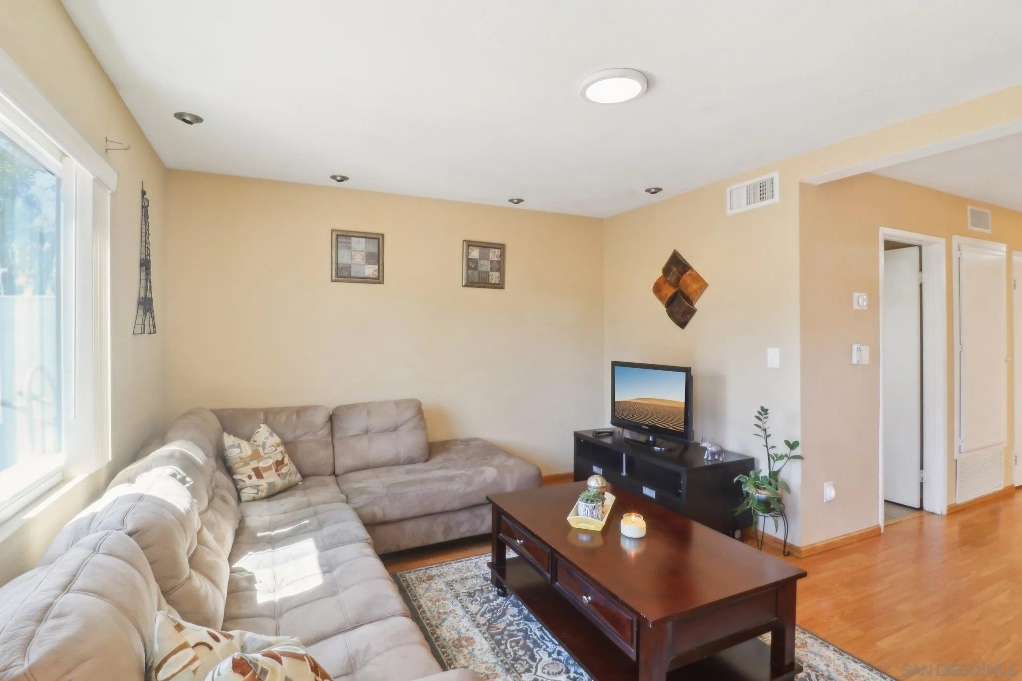 Photo #3: 250022625 Listing 