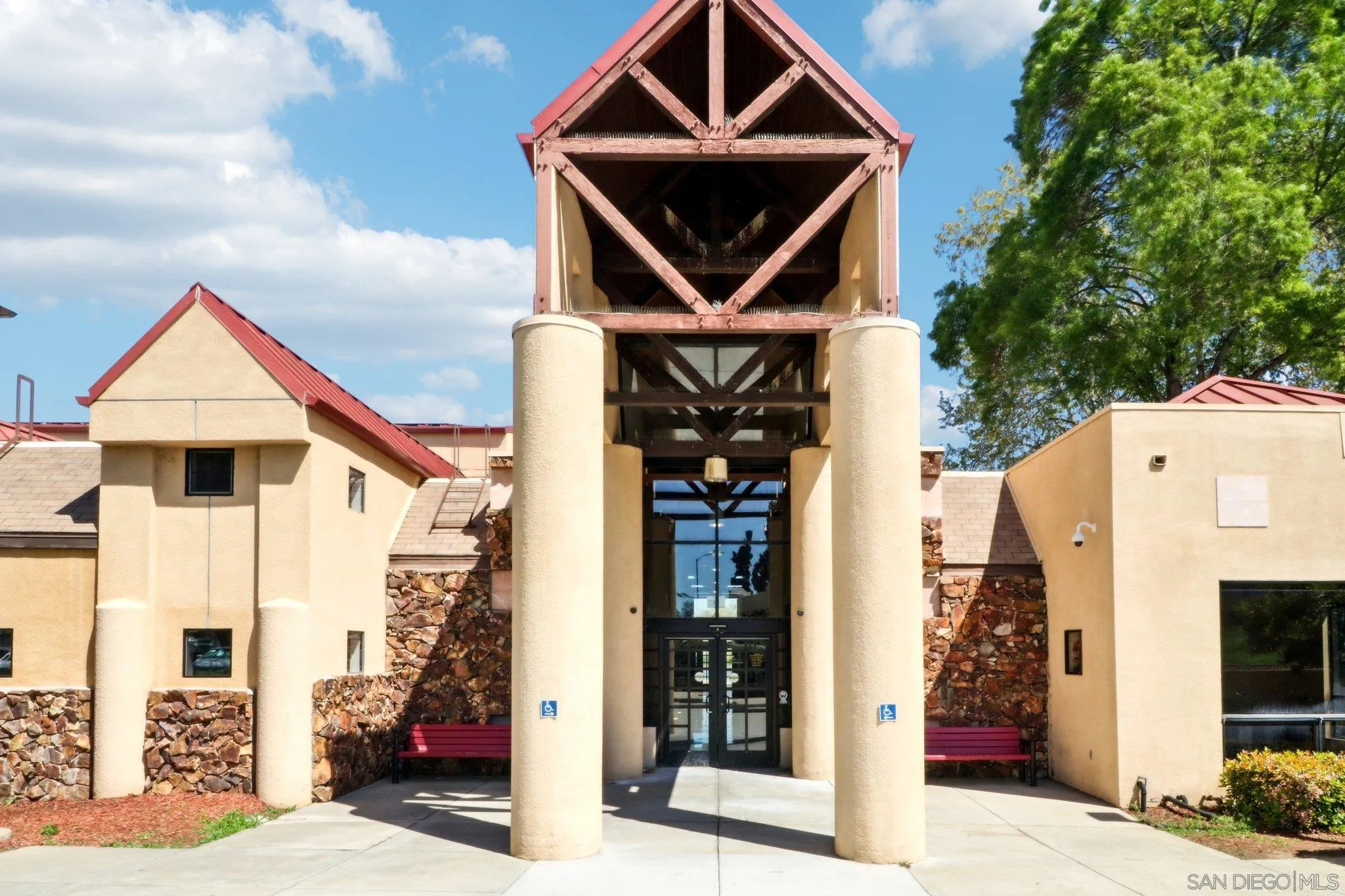 https://cdn.realtyfeed.com/cdn/127/250022625/5b8b571646d4895072a40c2d3378da67.webp
