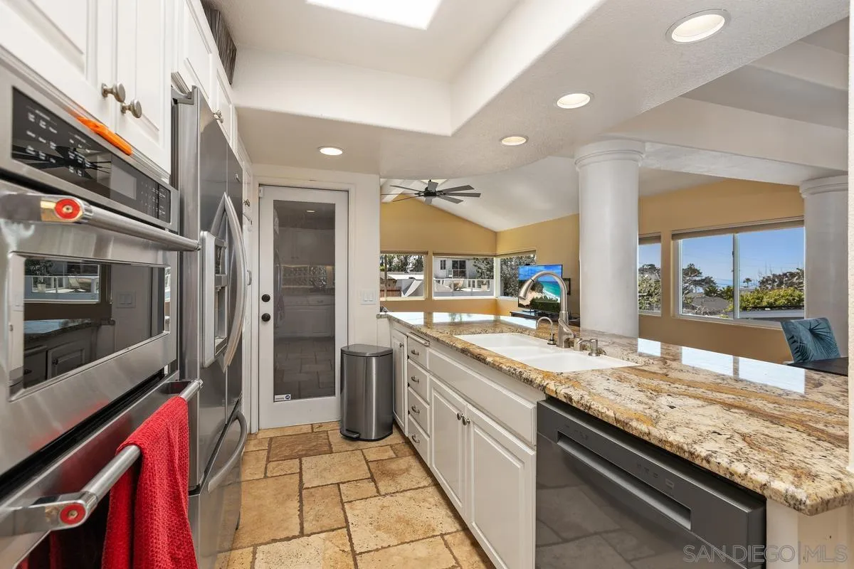 https://cdn.realtyfeed.com/cdn/127/250022641/685e3779a8d003857deef247713a5a48.webp