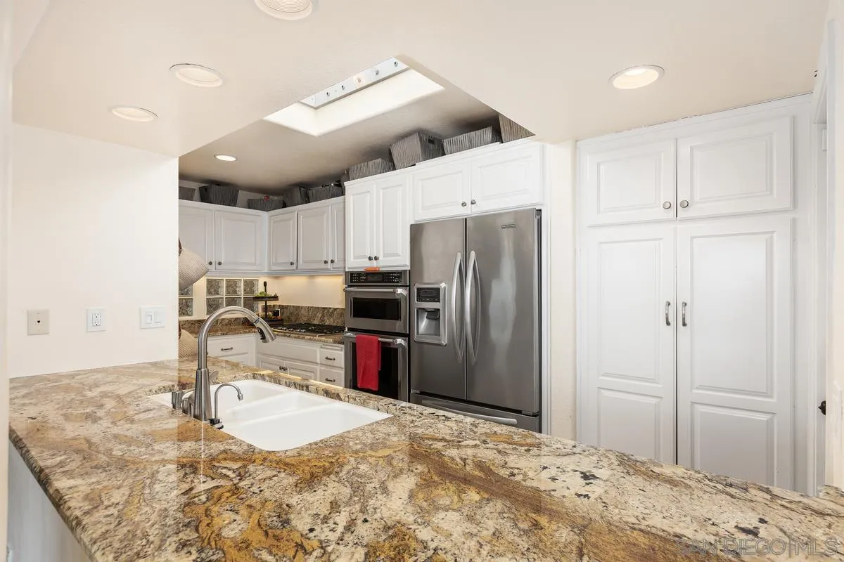 https://cdn.realtyfeed.com/cdn/127/250022641/c101220af7b07476f93d5c2a8b37963c.webp
