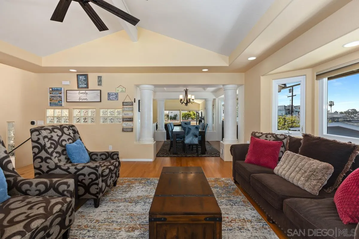 https://cdn.realtyfeed.com/cdn/127/250022641/f0ac9075454e4071a760abe5456a9200.webp