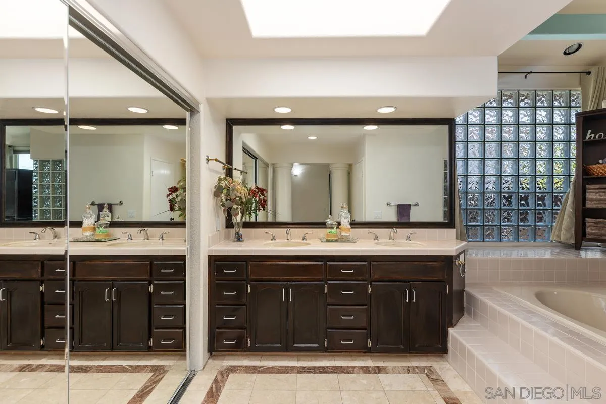 https://cdn.realtyfeed.com/cdn/127/250022641/f977d3722d430ae18dea3c52a5d1f2b0.webp