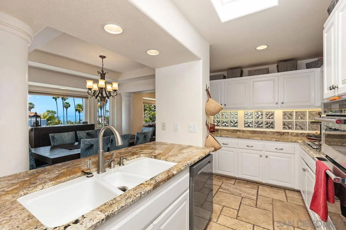 https://cdn.realtyfeed.com/cdn/127/250022641/fc8a80e75584a3d6368d4da75106b5ce.webp