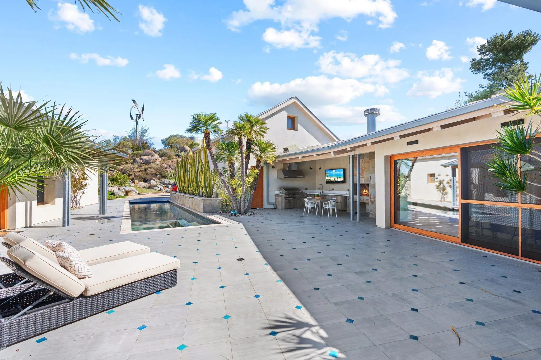 https://cdn.realtyfeed.com/cdn/127/250022650/7e5dc83f071f38f6750f144c6c61f5c5.webp