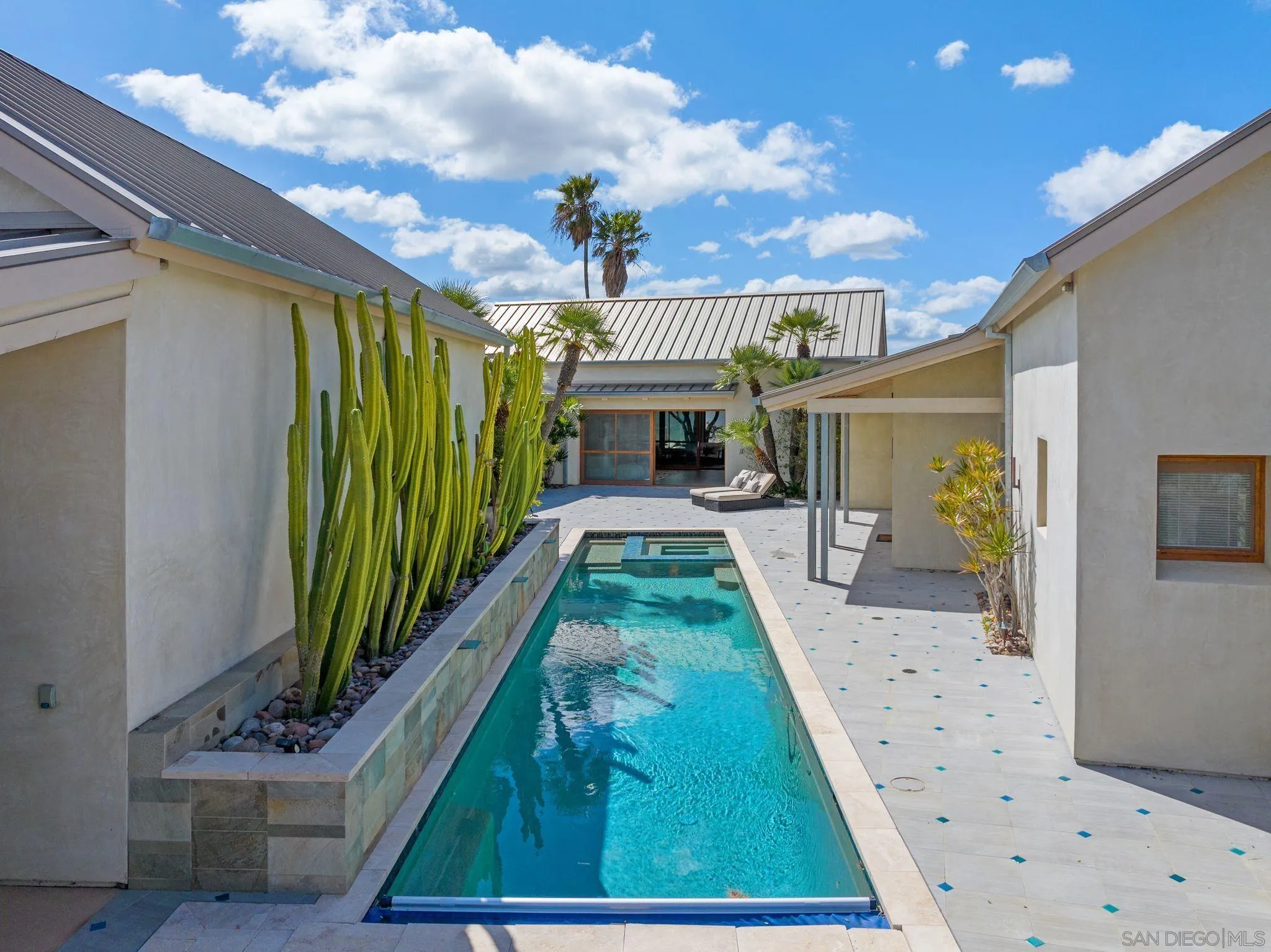 https://cdn.realtyfeed.com/cdn/127/250022650/c926d8f8d1b43f4fcea69dc635b8a3f4.webp