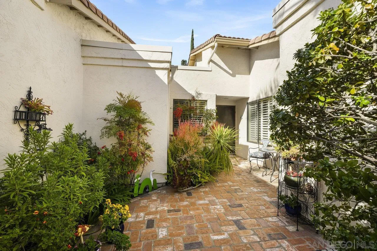 Photo #3: 250022673 Listing 