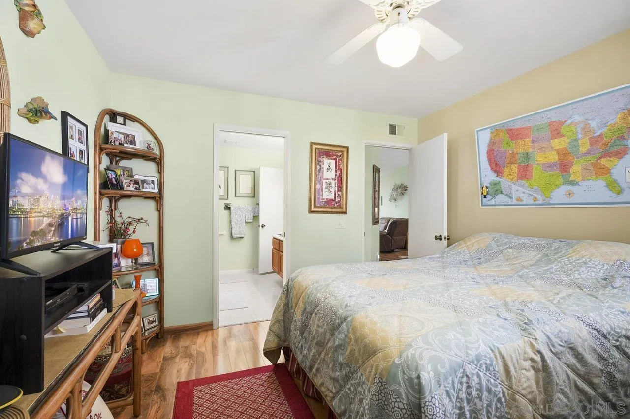 https://cdn.realtyfeed.com/cdn/127/250022673/e8a8a8d37df5469ffbba515cabbaa8b8.webp