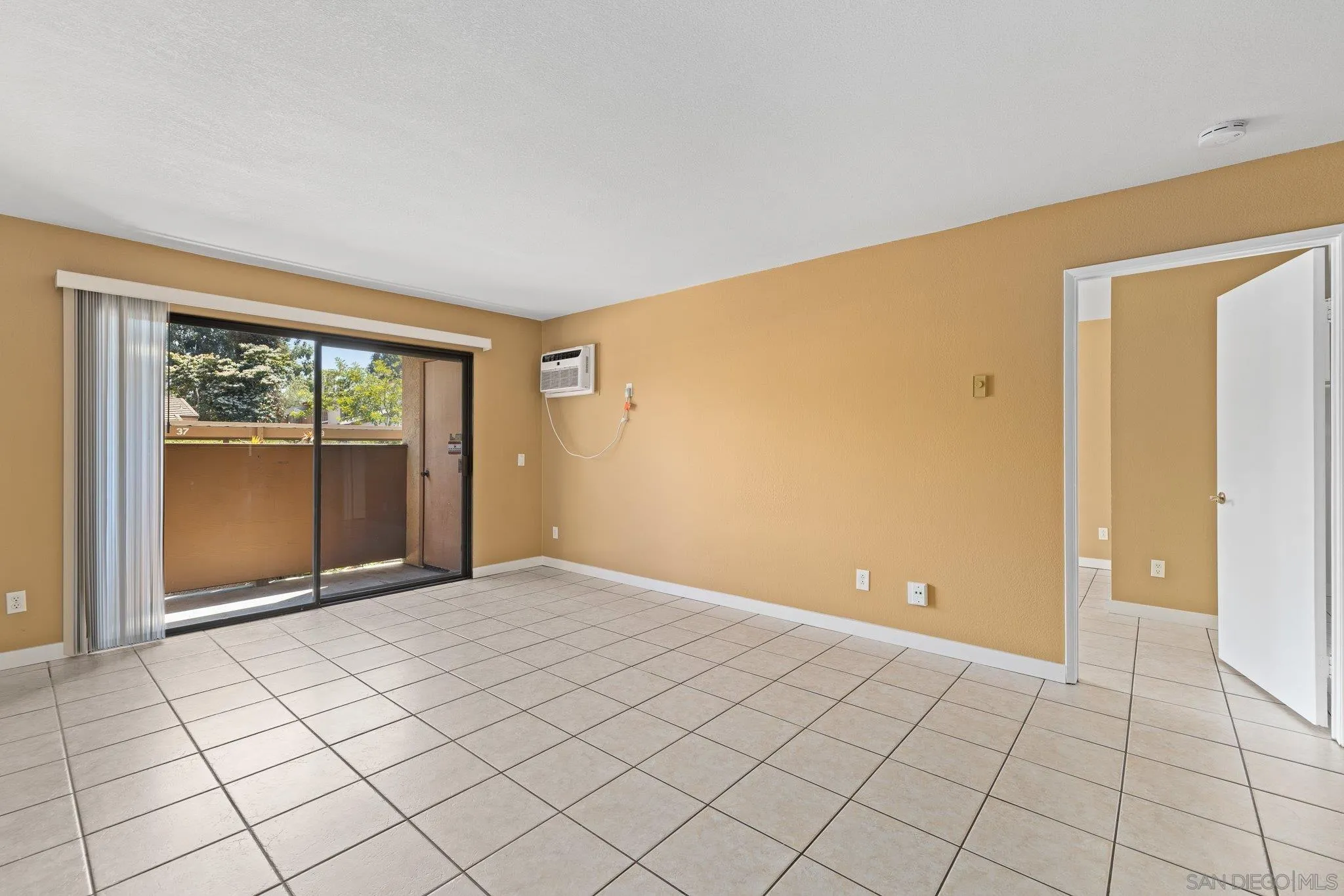 Photo #3: 250022708 Listing 